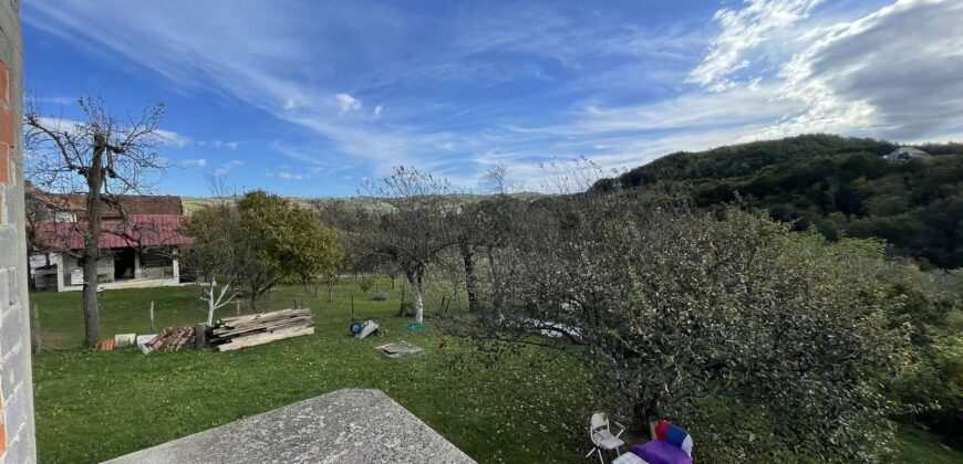 Stambeni objekat (kuća) 300 m2 – Čelinac
