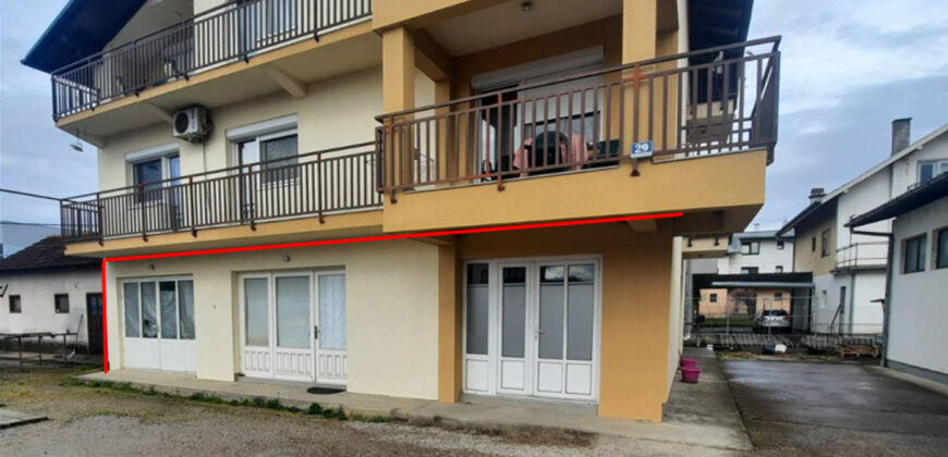 Poslovni prostor 90 m2 – Glamočani
