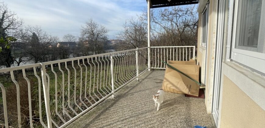 Kuća 300 m2 i placa 1177 m2 – 1300 Kaplara