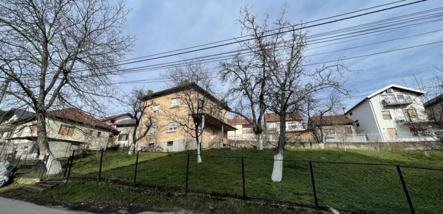 Kuća 300 m2 i placa 1177 m2 – 1300 Kaplara