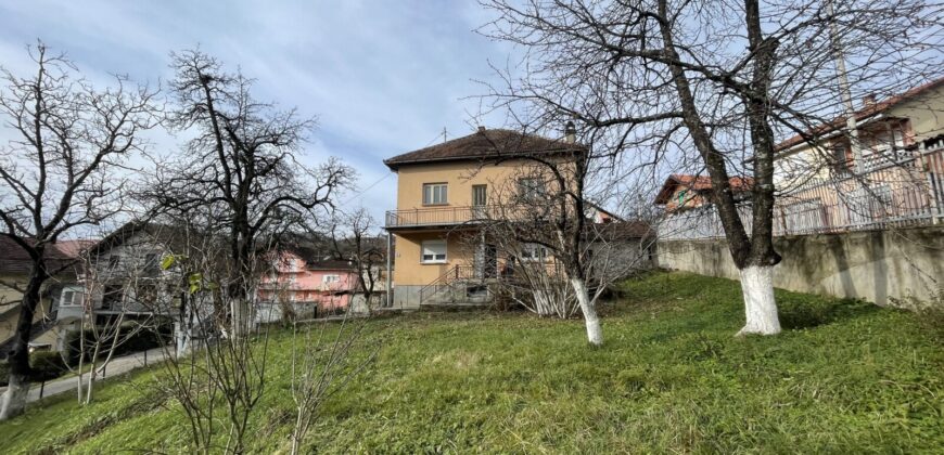 Kuća 300 m2 i placa 1177 m2 – 1300 Kaplara