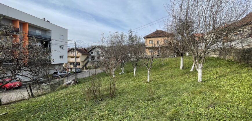 Kuća 300 m2 i placa 1177 m2 – 1300 Kaplara