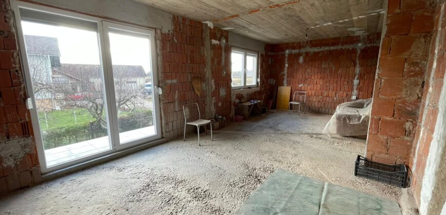 Stambeni objekat 150 m2 i placa 3351 m2 – Laktaši