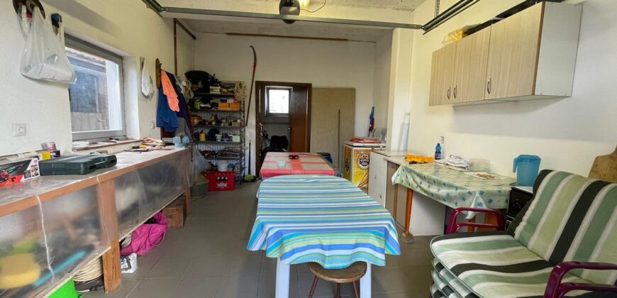 Stambeni objekat 150 m2 i placa 3351 m2 – Laktaši