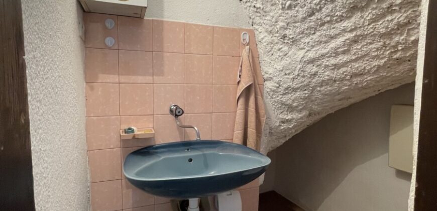 Poslovni prostor 56 m2 – Trn