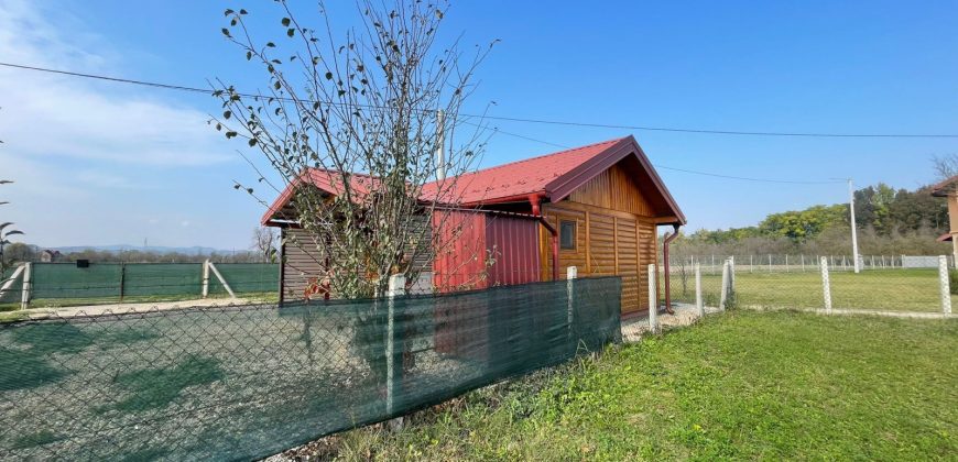 Vikendica 30 m2 i placa 650 m2 – Laktaši