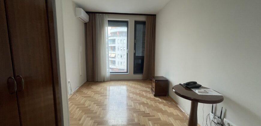 Poslovni prostori od 14m2 do 36m2 – Centar