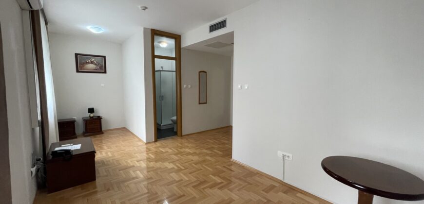 Poslovni prostori od 14m2 do 36m2 – Centar