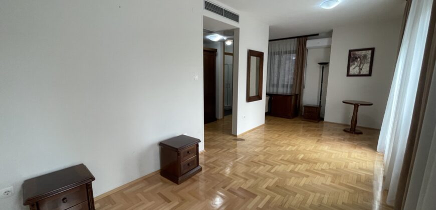 Poslovni prostori od 14m2 do 36m2 – Centar
