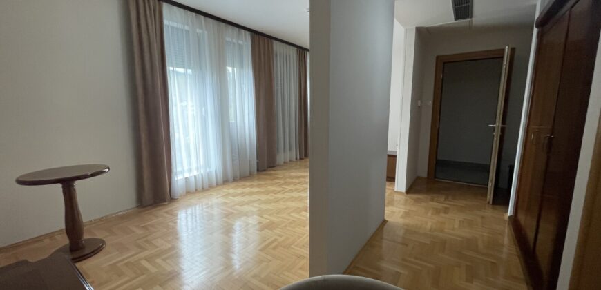 Poslovni prostori od 14m2 do 36m2 – Centar