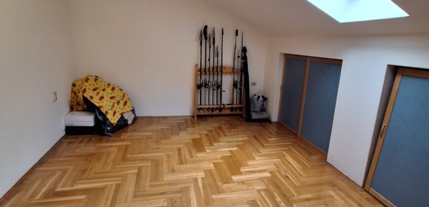 Konforan trosoban stan 80 m2 – Nova varoš