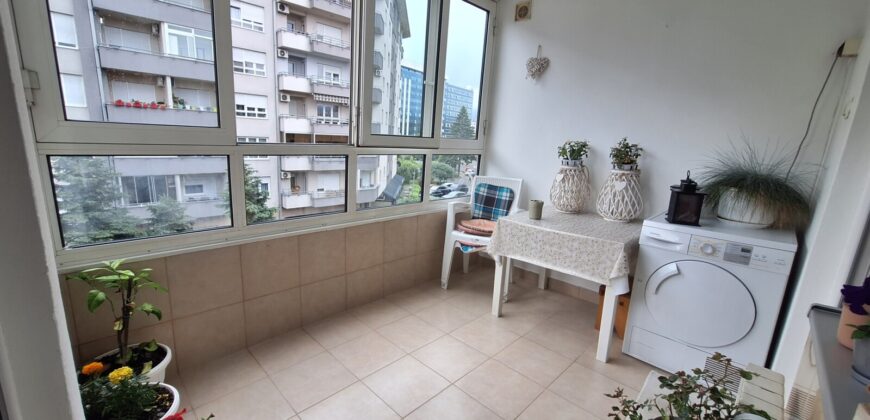 Konforan trosoban stan 80 m2 – Nova varoš