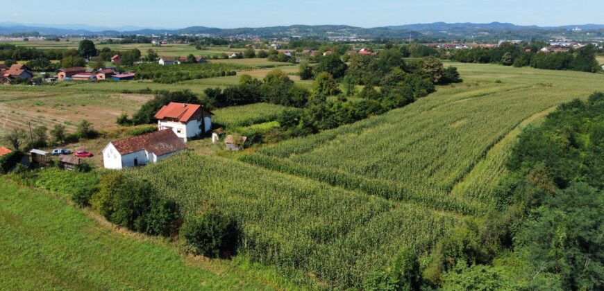 Kuća 160m2 i zeljišta 38,137m2 – Petoševci