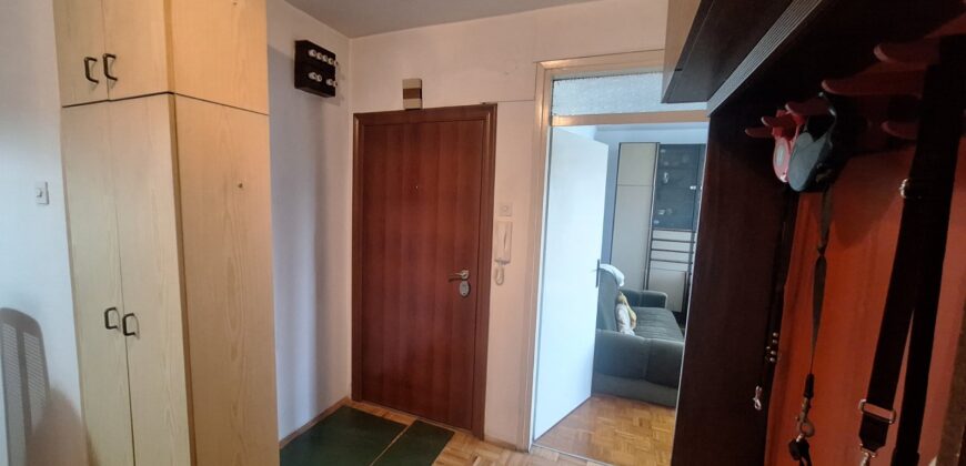 Trosoban stan 85 m2 – Centar