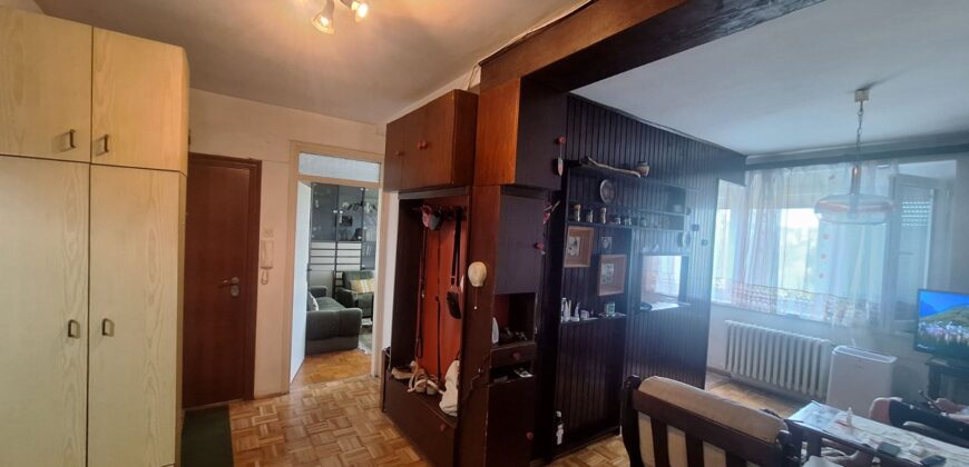 Trosoban stan 85 m2 – Centar