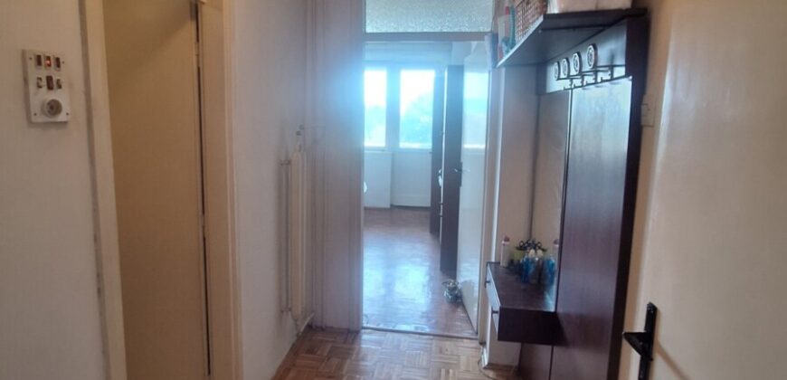 Trosoban stan 85 m2 – Centar