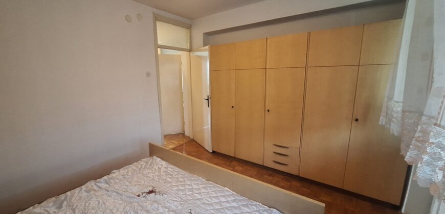 Trosoban stan 85 m2 – Centar