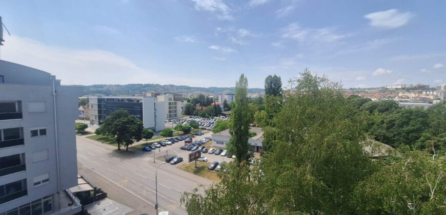 Trosoban stan 85 m2 – Centar