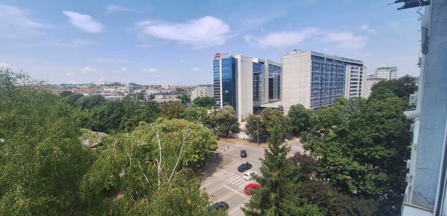 Trosoban stan 85 m2 – Centar