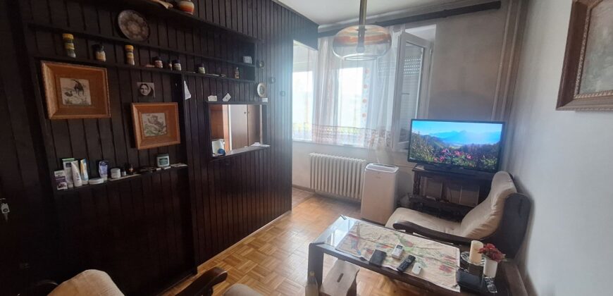 Trosoban stan 85 m2 – Centar