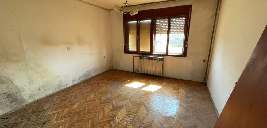 Kuća 160m2 i zeljišta 38,137m2 – Petoševci