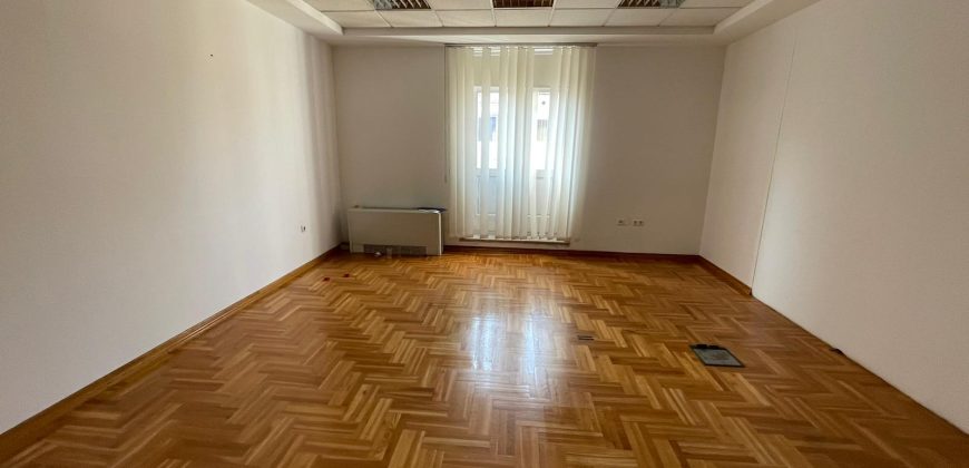 Izdavanje poslovnog objekta po etažama – Bulevar