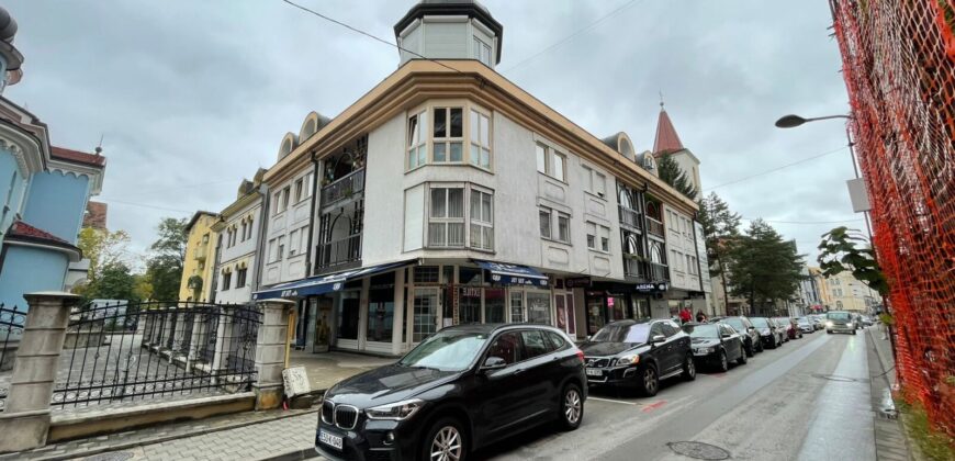 Četvorosoban stan 121 m2 – Centar