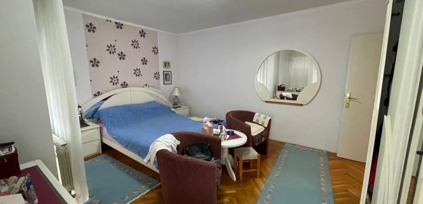 Četvorosoban stan 121 m2 – Centar