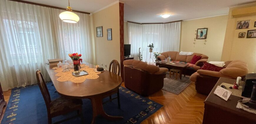 Četvorosoban stan 121 m2 – Centar