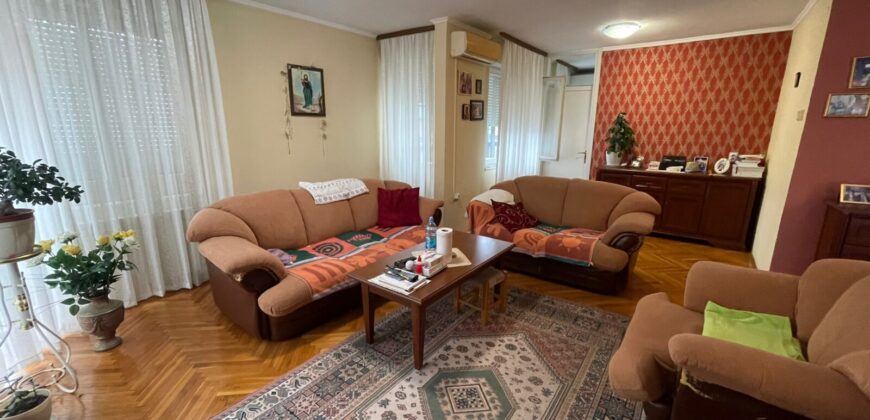 Četvorosoban stan 121 m2 – Centar