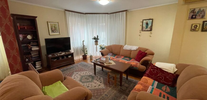 Četvorosoban stan 121 m2 – Centar