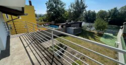 Stambeno poslovni objekat 280 m2 – Glamočani