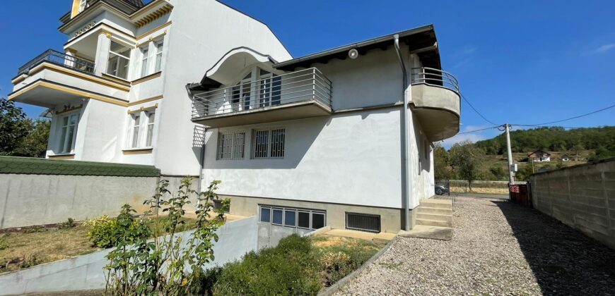 Stambeno poslovni objekat 280 m2 – Glamočani