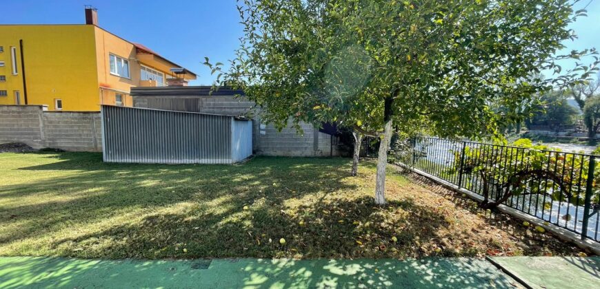 Stambeno poslovni objekat 280 m2 – Glamočani