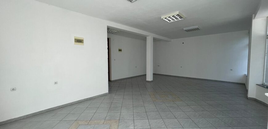 Stambeno poslovni objekat 280 m2 – Glamočani
