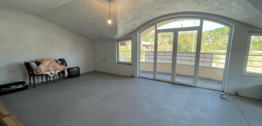 Stambeno poslovni objekat 280 m2 – Glamočani