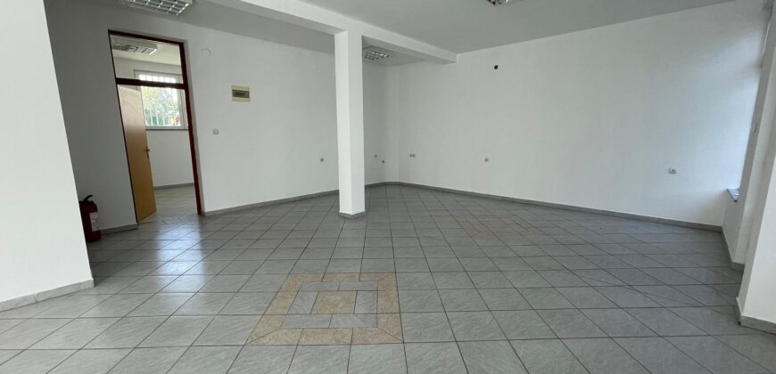 Stambeno poslovni objekat 280 m2 – Glamočani