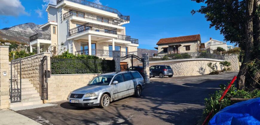 Luxuzna vila 430m2 sa pogledom na more – Herceg Novi