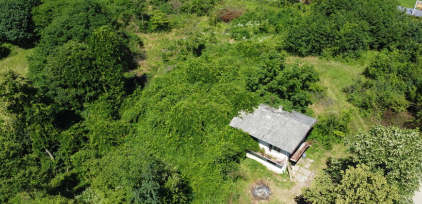 Zemljište 2751 m2 sa kućom 61 m2 – Jakupovci