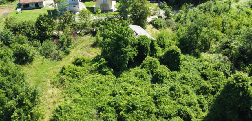 Zemljište 2751 m2 sa kućom 61 m2 – Jakupovci