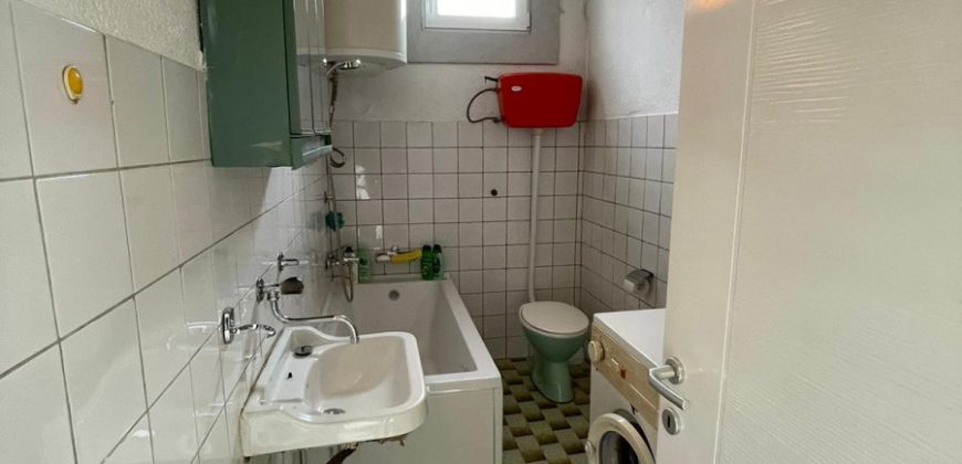 Kuća 72 m2 i placa 2479 m2 – Donja Piskavica