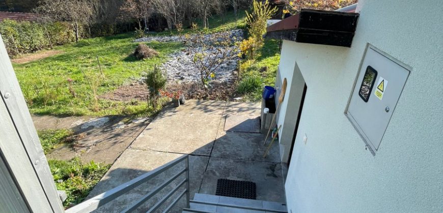 Vikend kuća 75 m2 na placu od 1083 m2 – Prijakovci