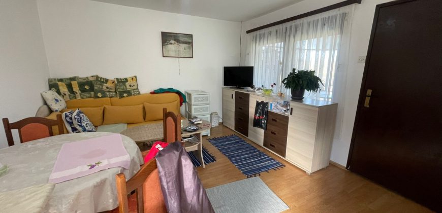 Vikend kuća 75 m2 na placu od 1083 m2 – Prijakovci