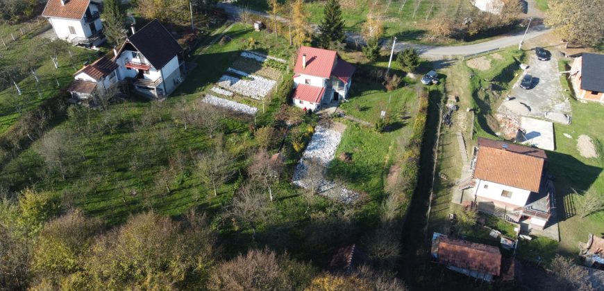 Vikend kuća 75 m2 na placu od 1083 m2 – Prijakovci