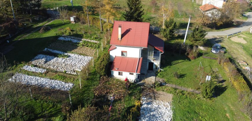 Vikend kuća 75 m2 na placu od 1083 m2 – Prijakovci