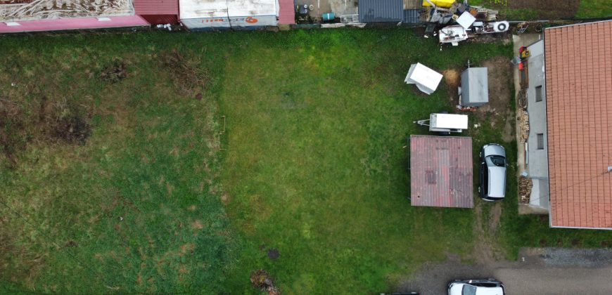 Zemljište (plac) 500 m2 – Trn