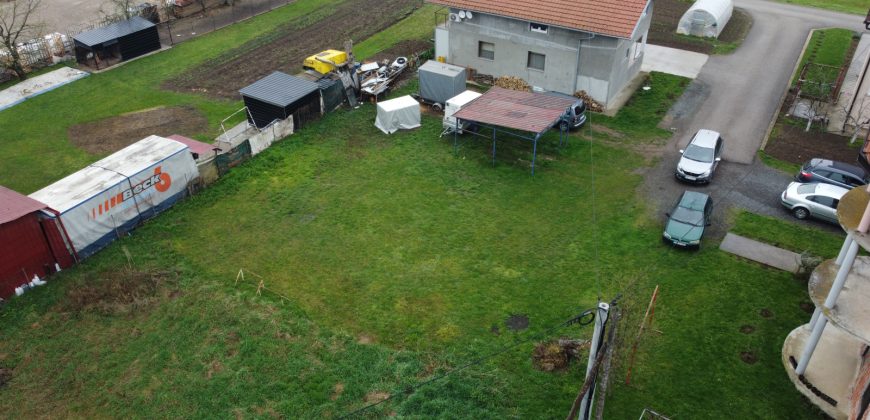 Zemljište (plac) 500 m2 – Trn