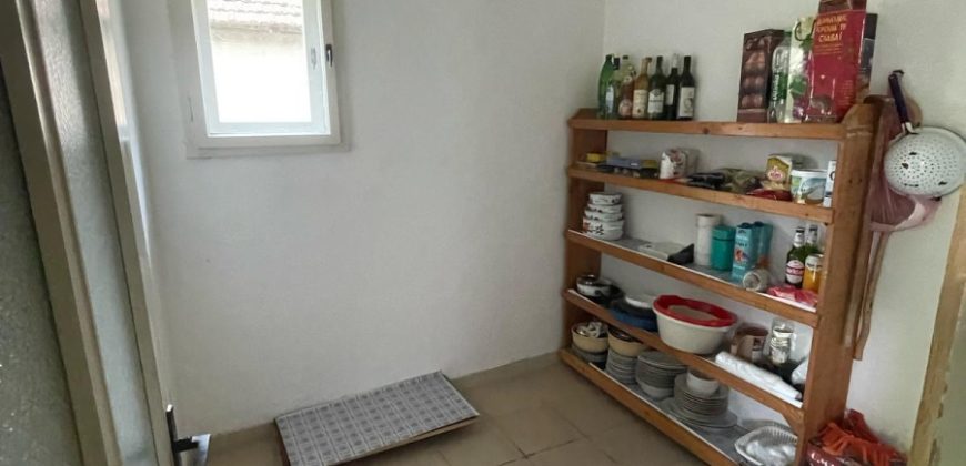 Kuća 76 m2 i placa 1781 m2 – Prijakovci