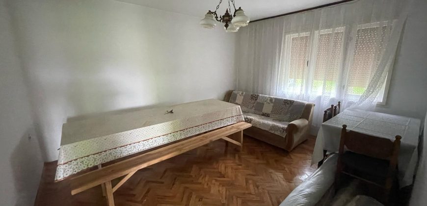Kuća 76 m2 i placa 1781 m2 – Prijakovci