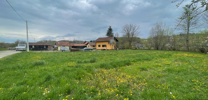 Kuća 76 m2 i placa 1781 m2 – Prijakovci
